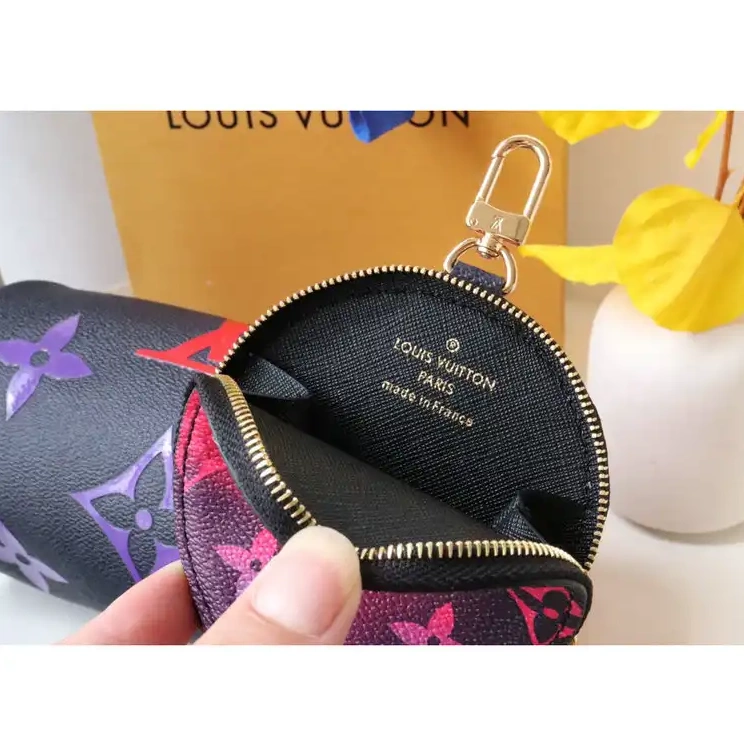 Fashionrepsfam ru 2207DJ0032 LV Bag 0623
